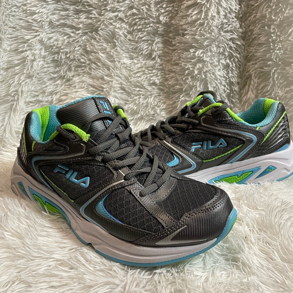 Filas Windshift Women’s Sneakers. Size 9